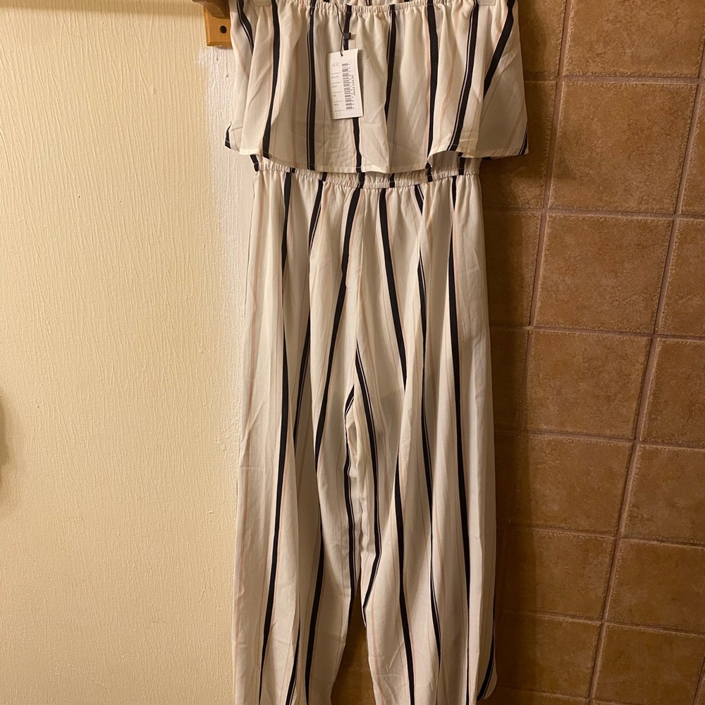 Jumpsuit - Picture 8 of 9
